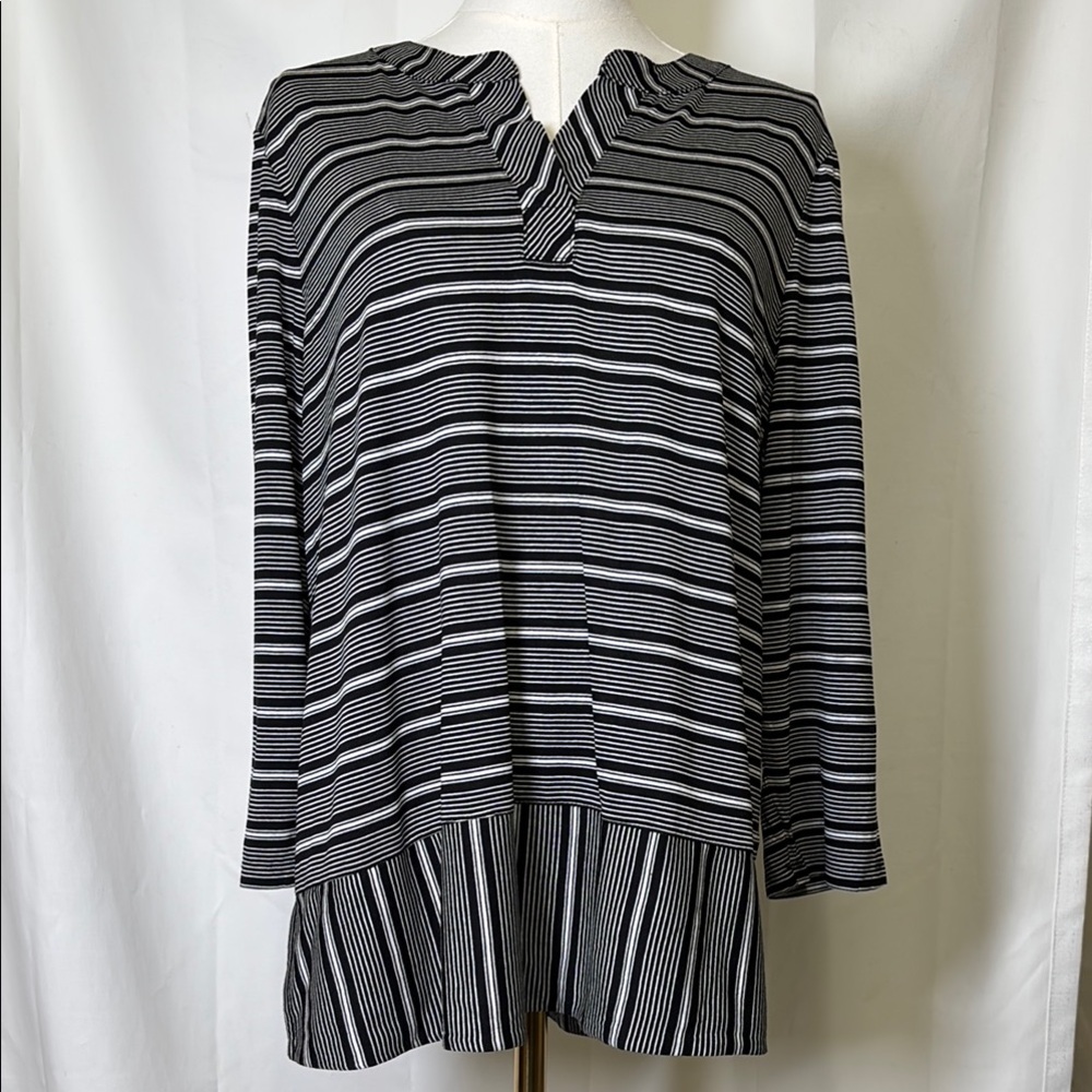 NWT. Talbots Black and White Striped Boxy Polo Top. Women’s XLP.